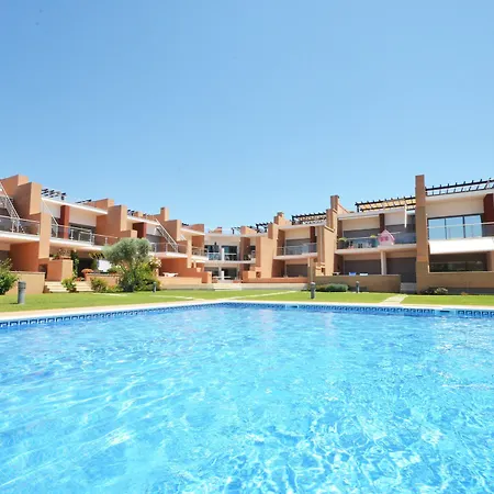 Millennium Golf Residences Al *